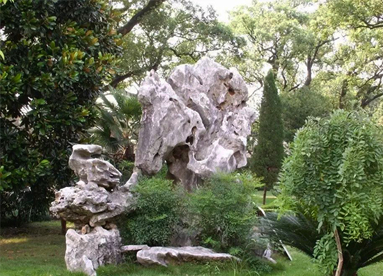 现代风格庭院设计中山石如何造景 现代风格庭院设计中山石如何造景